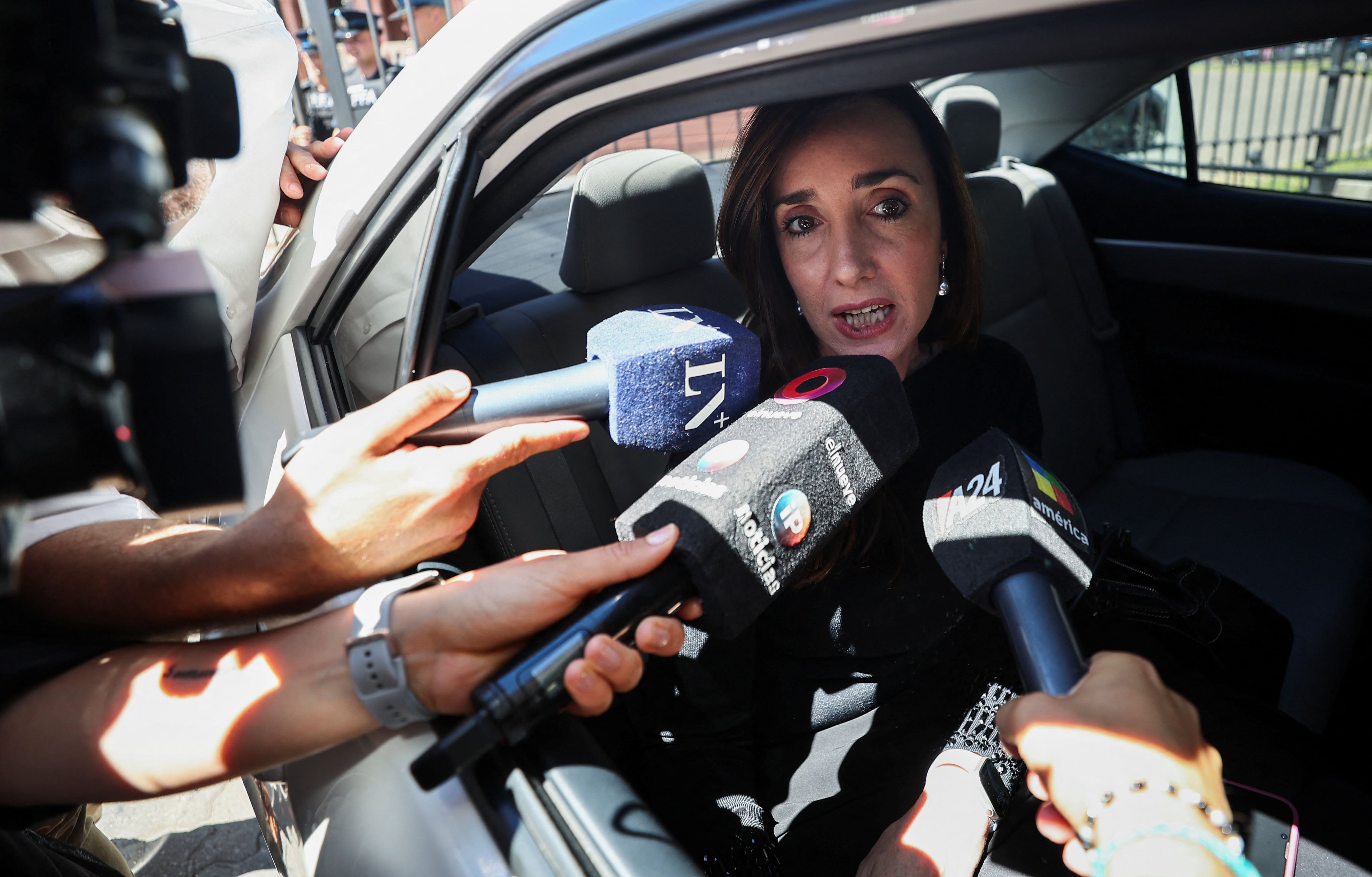 La vicepresidenta Victoria Villarruel sale de la Casa Rosada, tras la primera reunión de Gabinete de Milei (foto Reuters) 