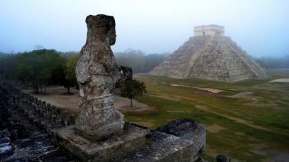 El tren propuesto por el gobierno de Andrés Manuel López Obrador conectaría el sitio arqueológico de Chichen Itza con Cancún y otros resortes turísticos del Yucatan. (Foto: REUTERS/Mauricio Marat/National Institute of Anthropology and History)