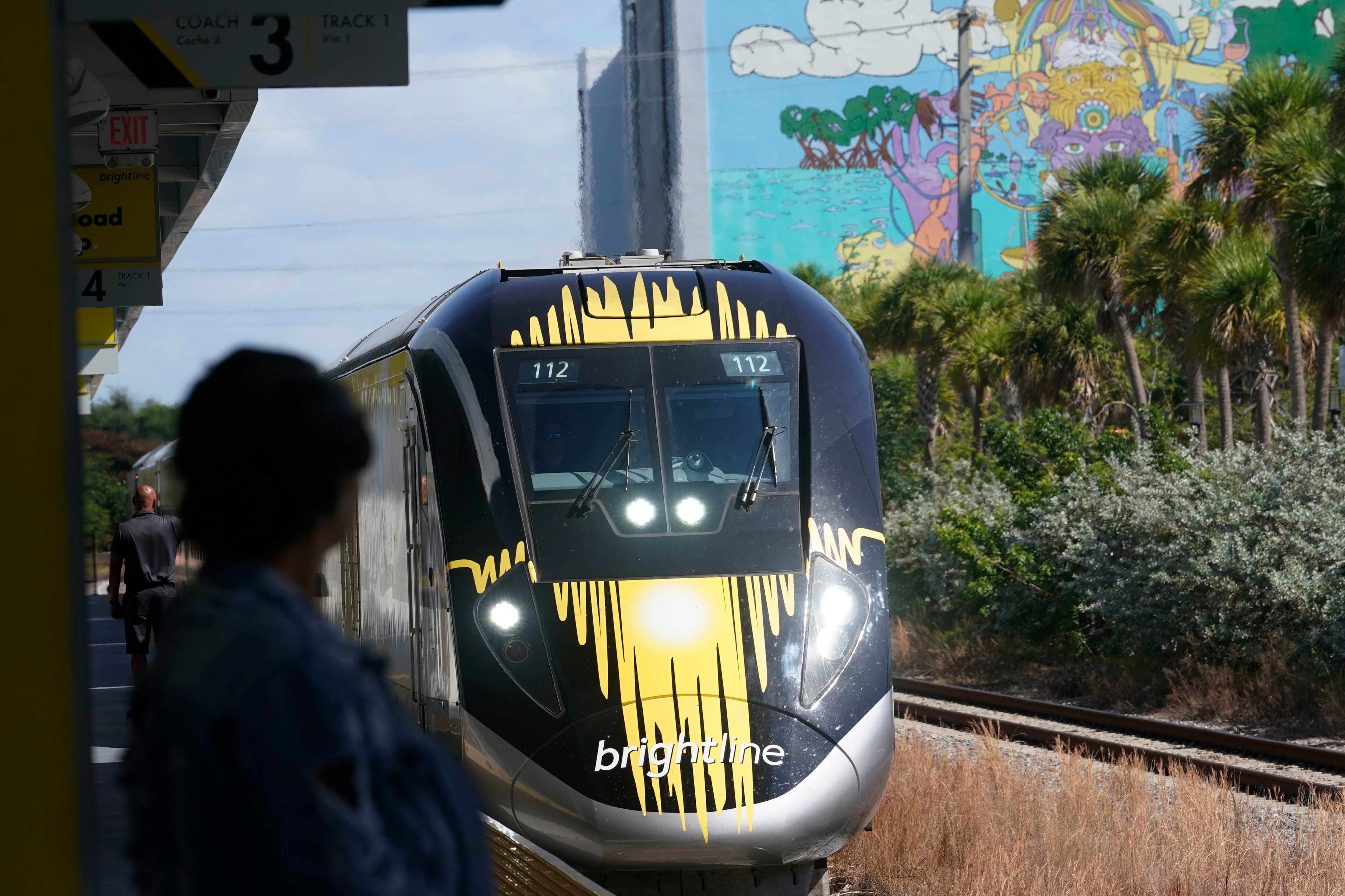 Brightline establece horarios flexibles en función de la demanda inicial. (AP Foto/Marta Lavandier)