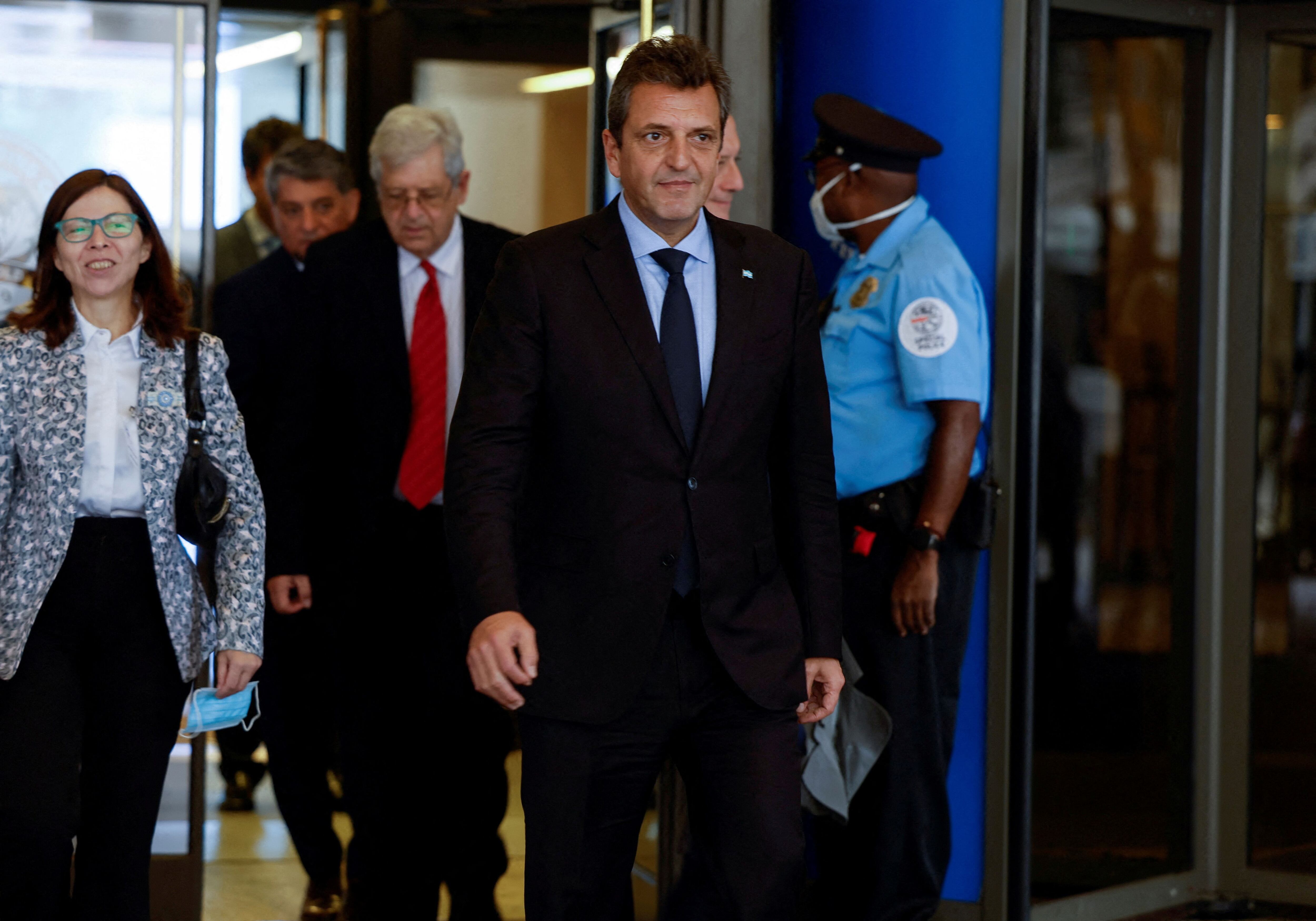 El ministro anticipó que el FMI le transferirá nuevos fondos a la Argentina (REUTERS/Evelyn Hockstein)