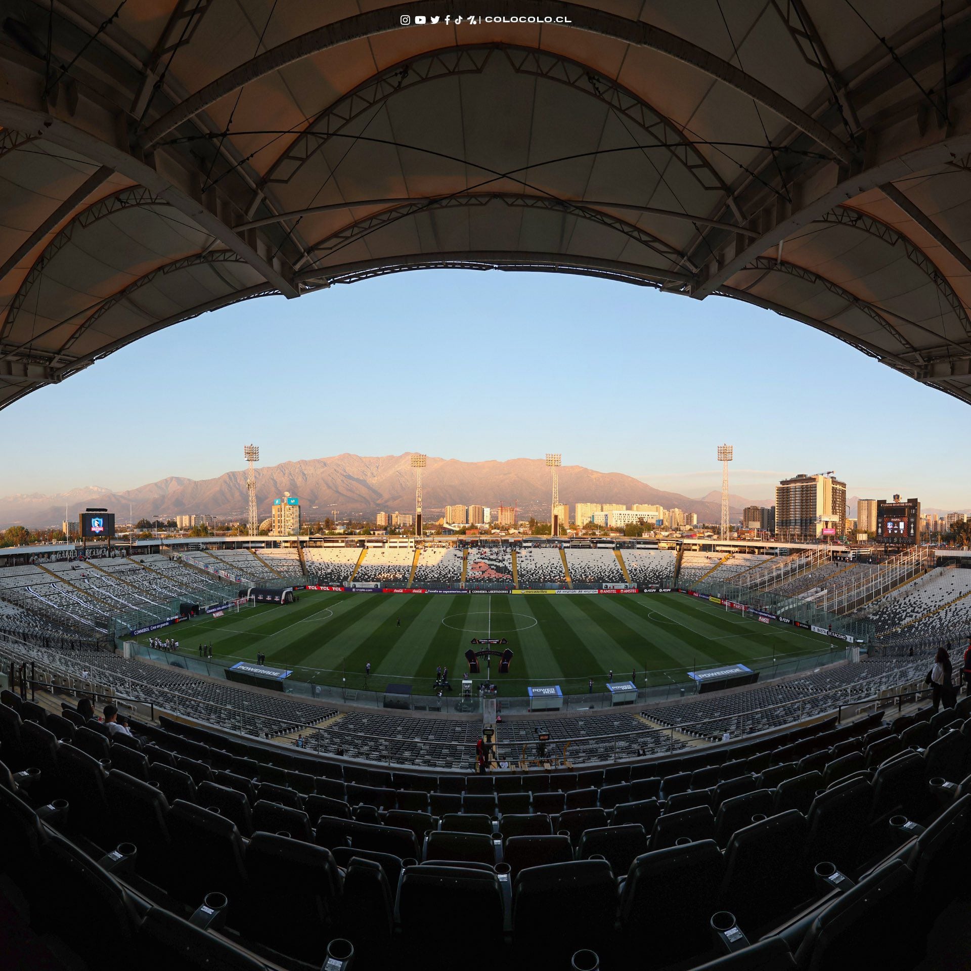Estadio Monumental de Santiago previo al Alianza Lima vs Colo Colo.
