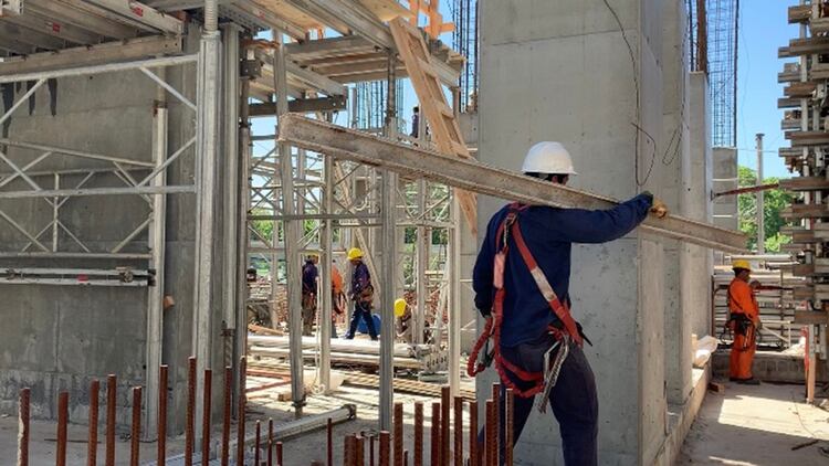 Vuelve la construcción, pero solo para hacer excavaciones