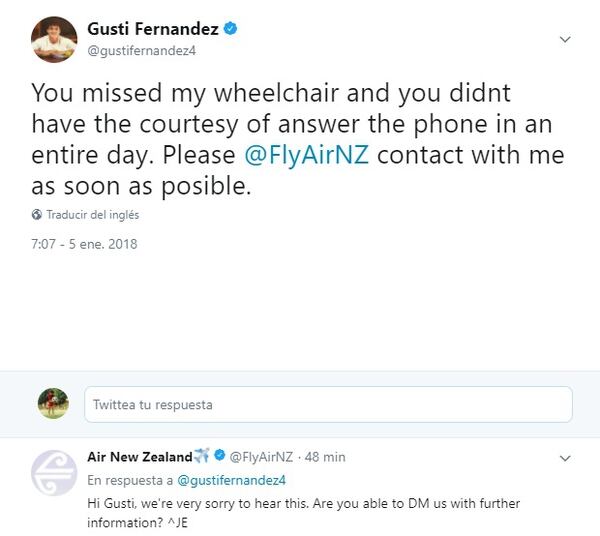 El intercambio de tuits (en inglés) entre Fernández y la aerolínea