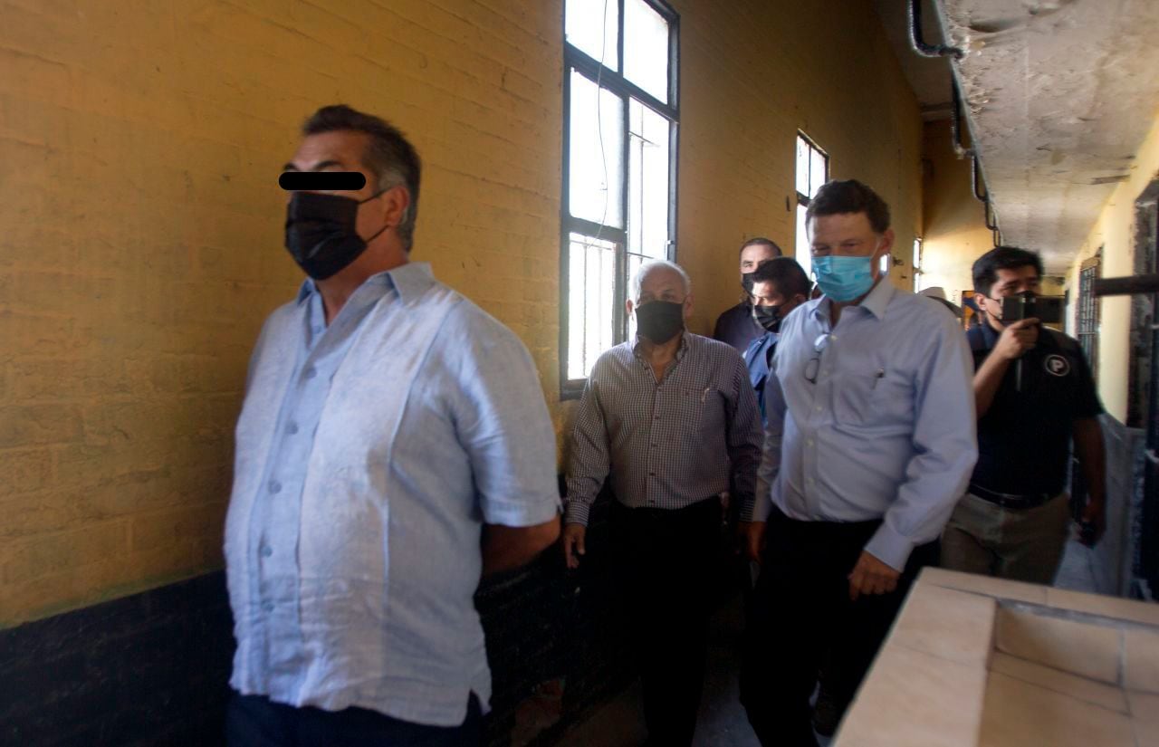 Photos of the bronco with clogged eyes