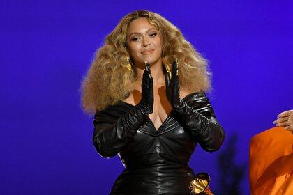 Beyoncé fue la máxima ganadora de la noche (Photo by KEVIN WINTER / GETTY IMAGES NORTH AMERICA / Getty Images via AFP)