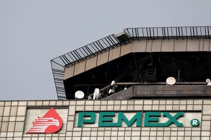 Pemex informó que no hay un plazo en relación con la suspensión del servicio (Foto: Reuters/Carlos Jasso)