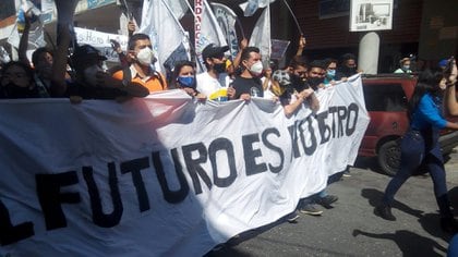 Los representantes de la juventud venezolana exhortaron a la ciudadanía a salir a protestar