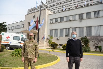 El coronel Sergio Maldonado y el doctor Fernando Polack