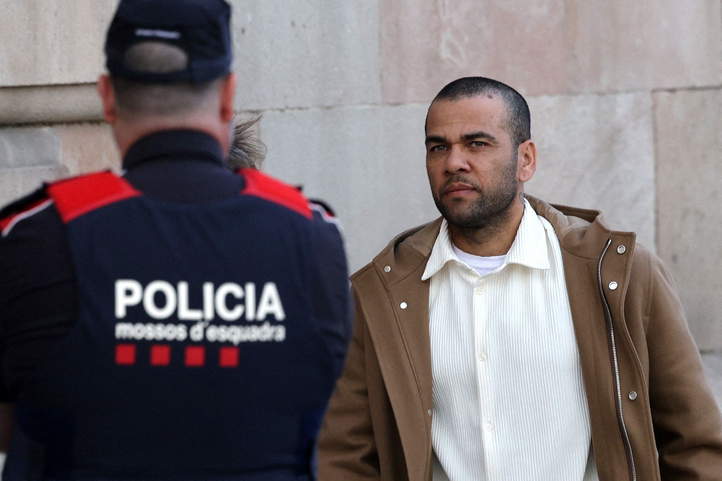 Dani Alves pagó la fianza de 1 millón de euros (Reuters)
