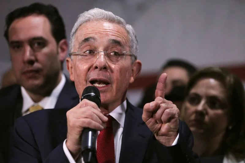 Álvaro Uribe Vélez arremetió contra la JEP y dijo que él ayudó a frenar los ‘falsos positivos’ 