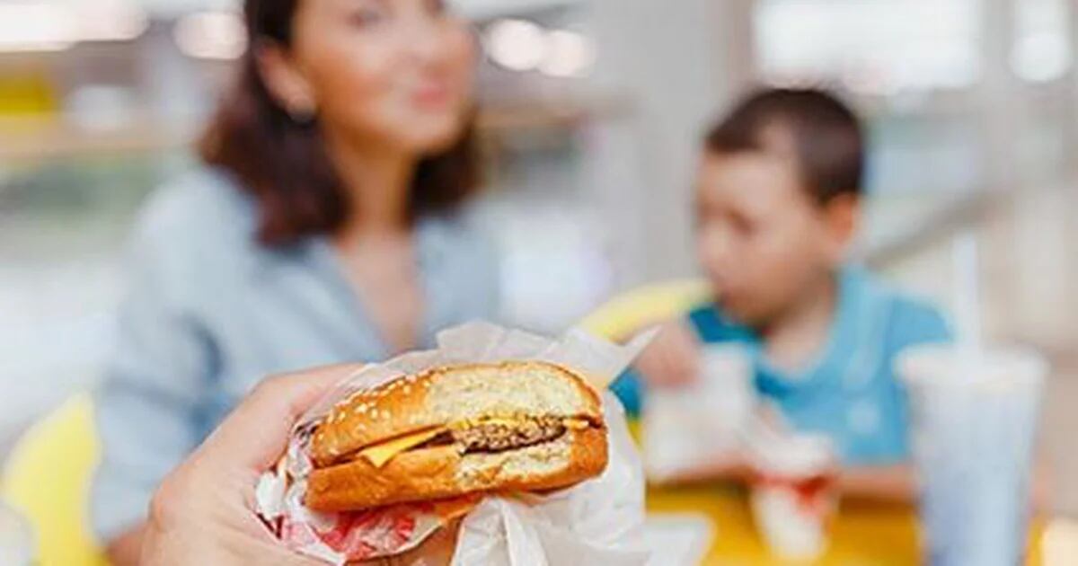 Fast food wrappers can transfer toxic chemicals to pregnant women