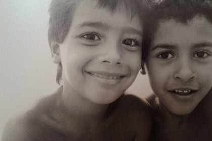 Braian y Alan nacieron en una familia de Lomas de Zamora hace 20 y 18 años. Los dos saben quiénes son sus padres biológicos y tienen la intención de volver a verlos