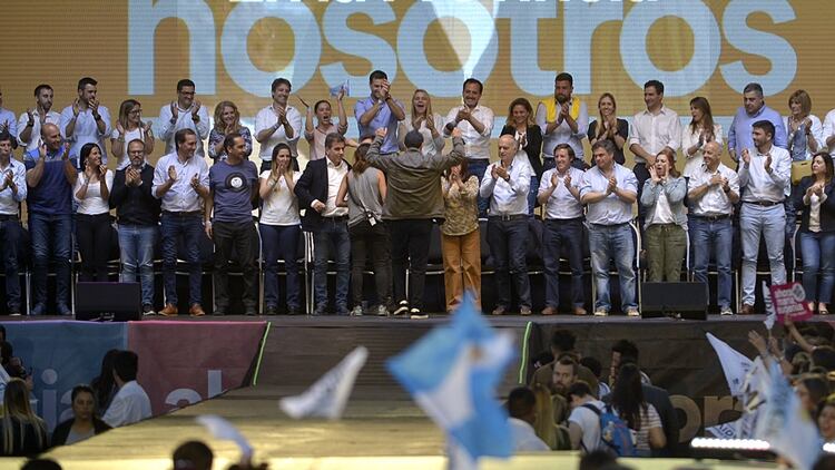 Intendentes y diputados nacionales también dijeron presente 