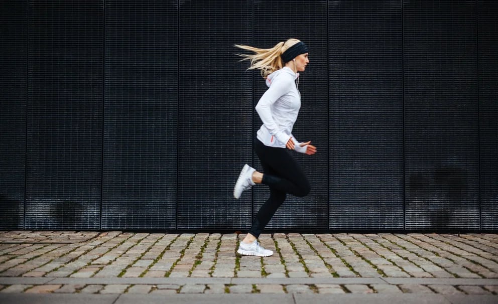 Correr con otros es una actividad muy sociable y divertida. También, la compañía ayuda a mitigar la dureza de los entren 