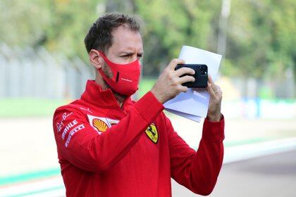 Una de sus últimas imágenes con la indumentaria de Ferrari (Foto: Reuters)