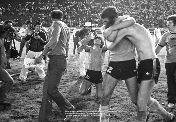 Los festejos que desataron la locura luego de la consagración en Japón