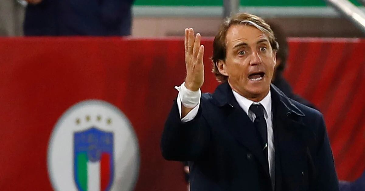 Roberto Mancini sconvolto dopo essere caduto nei playoff con l’Italia: “Andiamo al Mondiale e forse lo vinceremo”