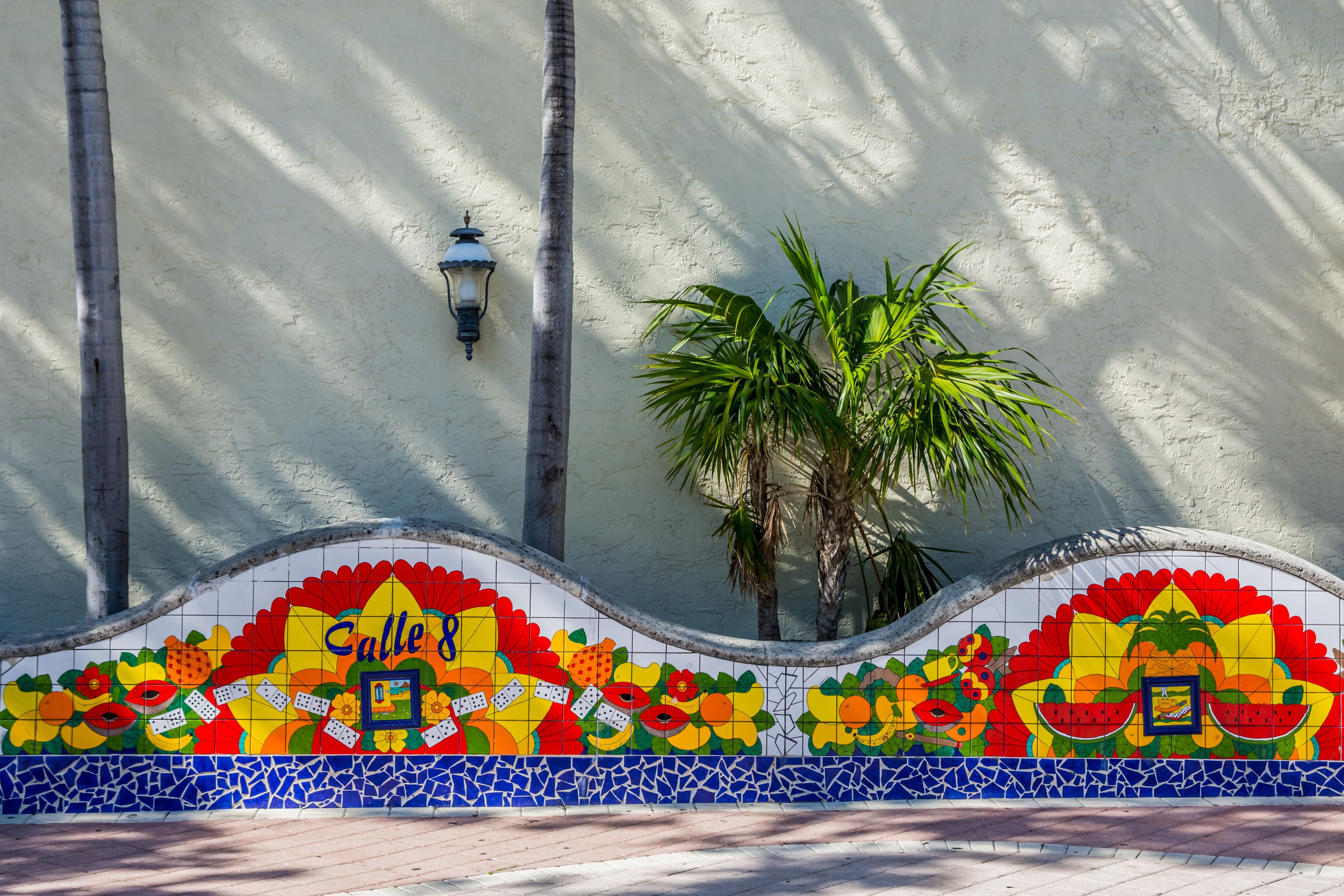 Calle Ocho destaca su presencia significativa en Instagram, reflejando la riqueza cultural de Miami. (Grosbygroup)