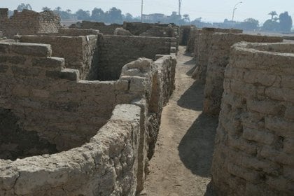 Imagen de un nuevo descubrimiento arqueológico en Luxor, Egipto, fotografía sin fecha. Misión Conjunta del Centro Zahi Hawass para la Egiptologia y Consejo Supremo de Antigüedades/Handout via REUTERS