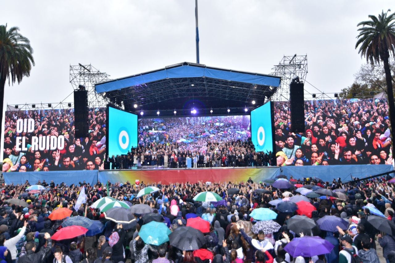 Cristina Fernández de Kirchner - Acto – festejos -Plaza-de-Mayo-25-de-Mayo