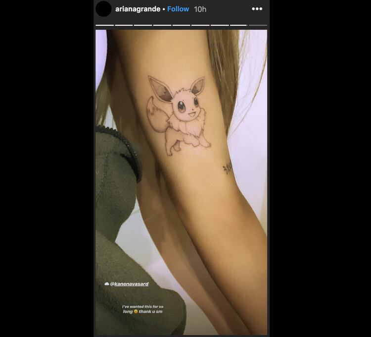 El tatuaje de PokÃ©mon Eevee (Instagram Ariana Grande)