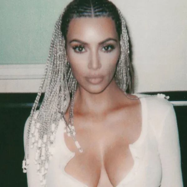 Kim Kardashian Rompió Internet Las Impactantes Fotos En Topless De Las Que Habla Todo El Mundo