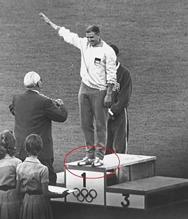 Armin Hary, en los Juegos Olímpicos de Roma (1960), con las zapatillas equivocadas