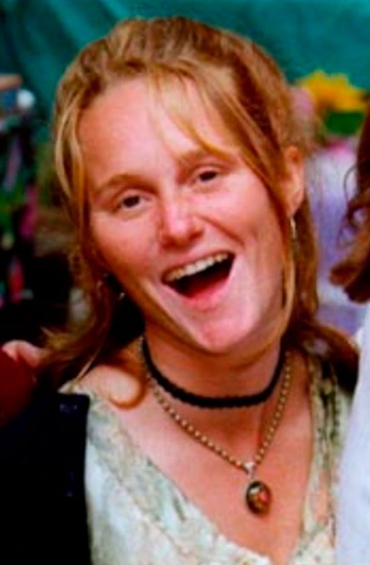  El verano de 1999, el 21 de julio, eligió una nueva víctima: la pelirroja Joie Ruth Armstrong, de 26 años, una naturalista que trabajaba con programas educacionales en Yosemite