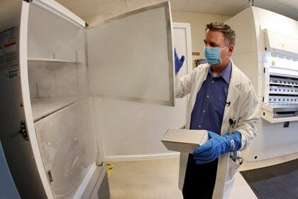 La vacuna de Pfizer ya no necesita almacenamiento ultra frío (REUTERS/Mike Blake)