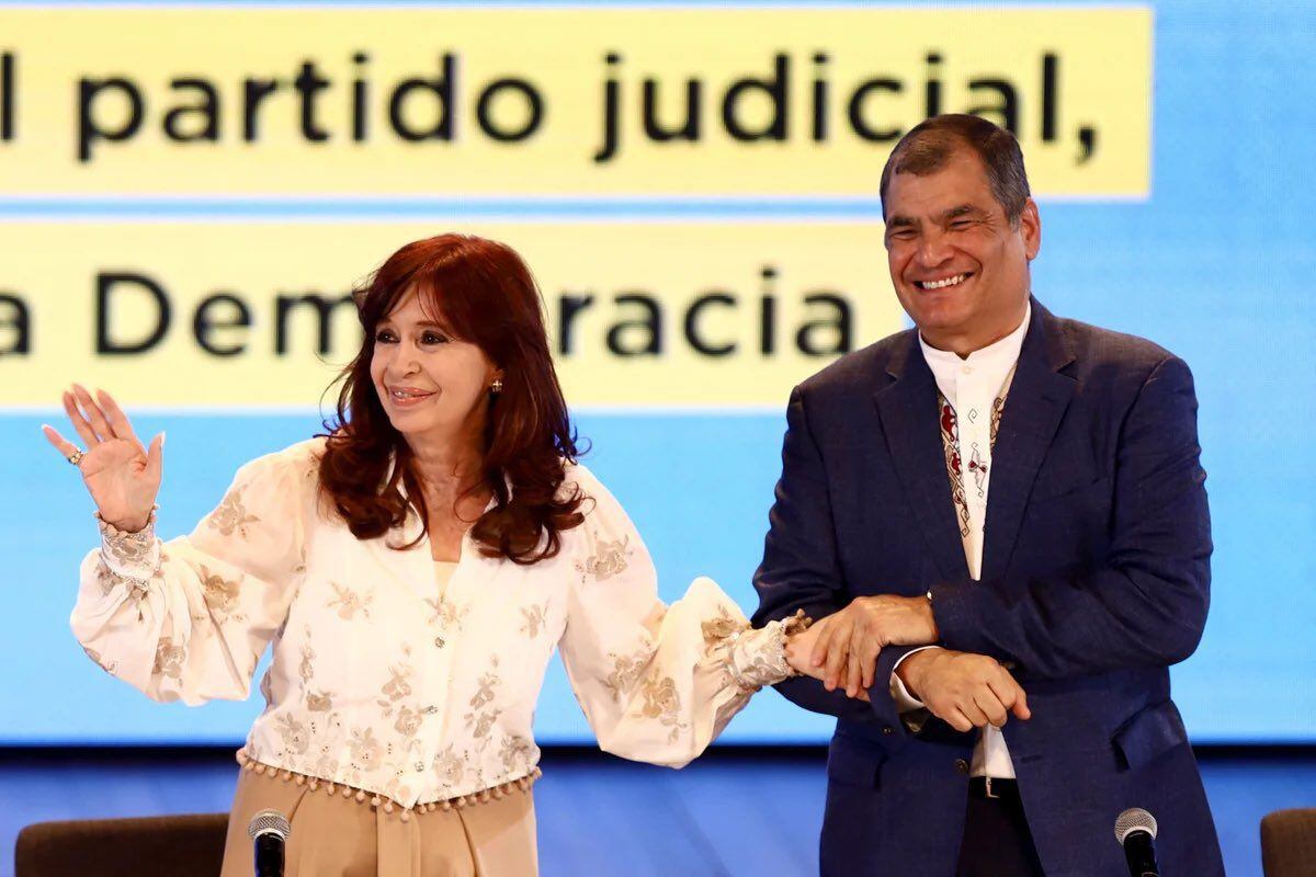 Un sector del kirchnerismo mantiene a flote el operativo clamor y pide que CFK sea candidata a presidenta 