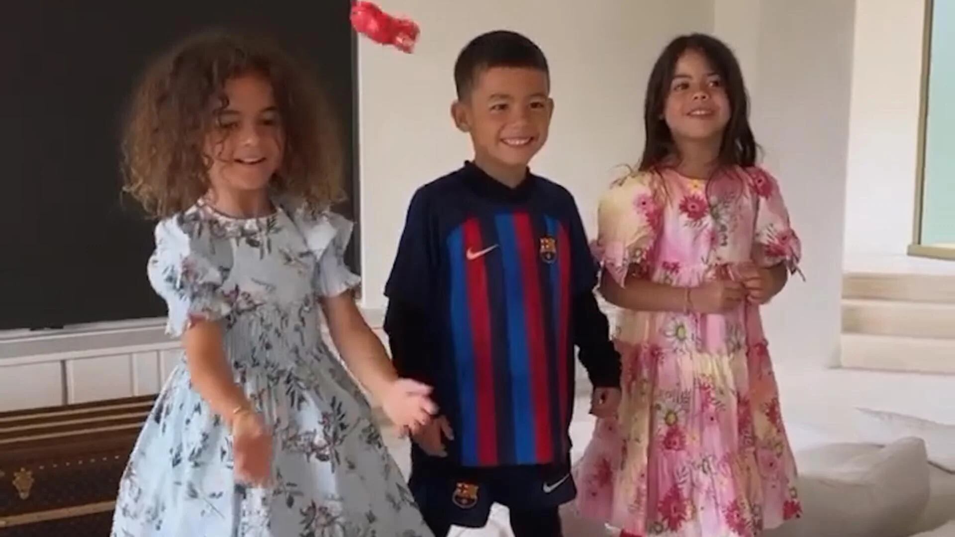 El video de uno de los hijos de Cristiano Ronaldo con la camiseta del Barcelona que se volvió viral