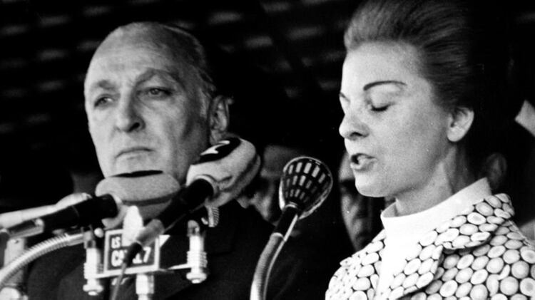 Perón pensó que no era Isabel quien debía sucederlo en la Presidencia, sino Ricardo Balbín, el jefe de la Unión Cívica Radical