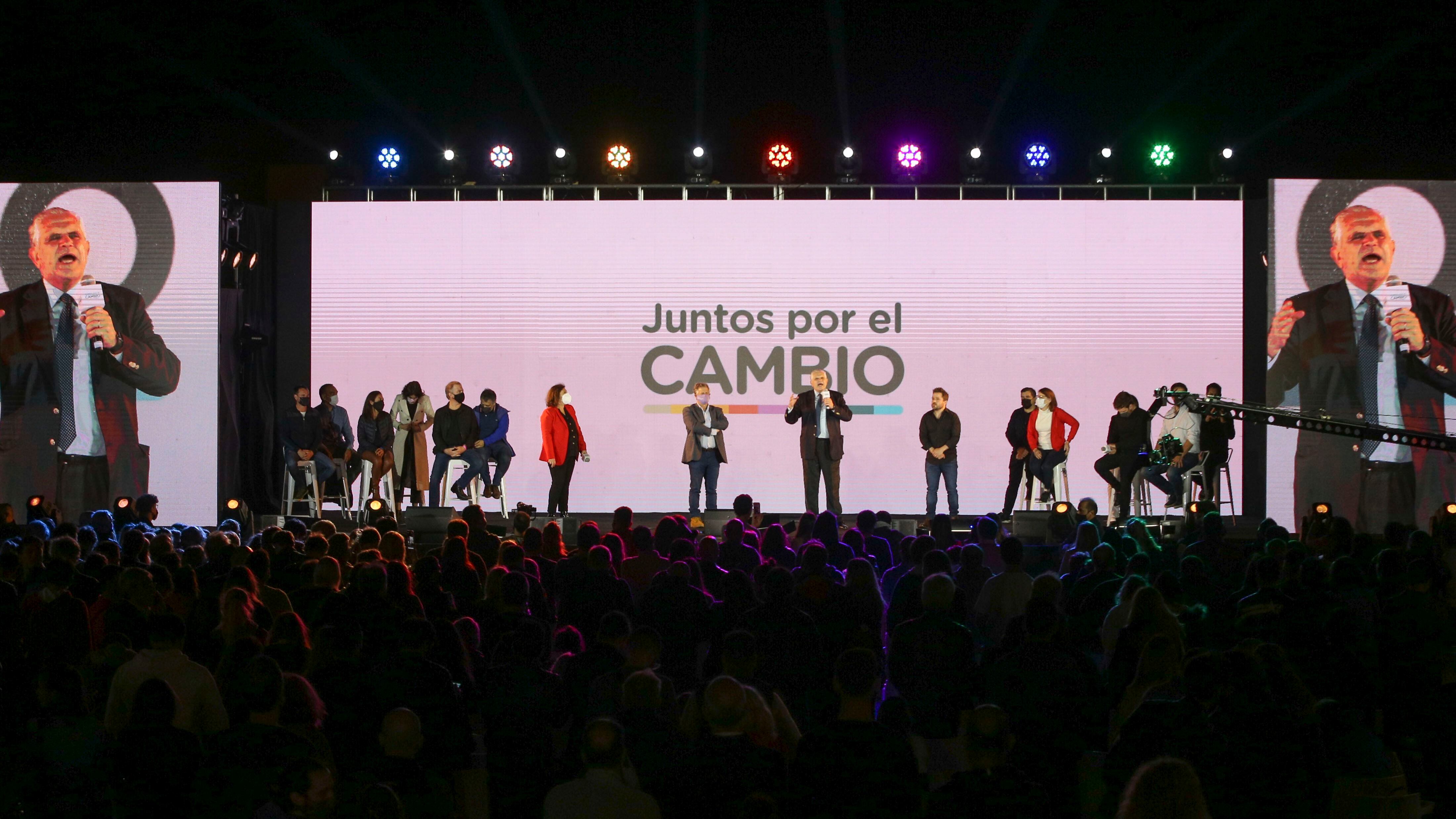El búnker de Juntos por el Cambio en Costa Salguero, en 2021, incluyó un escenario y una pantalla gigantes