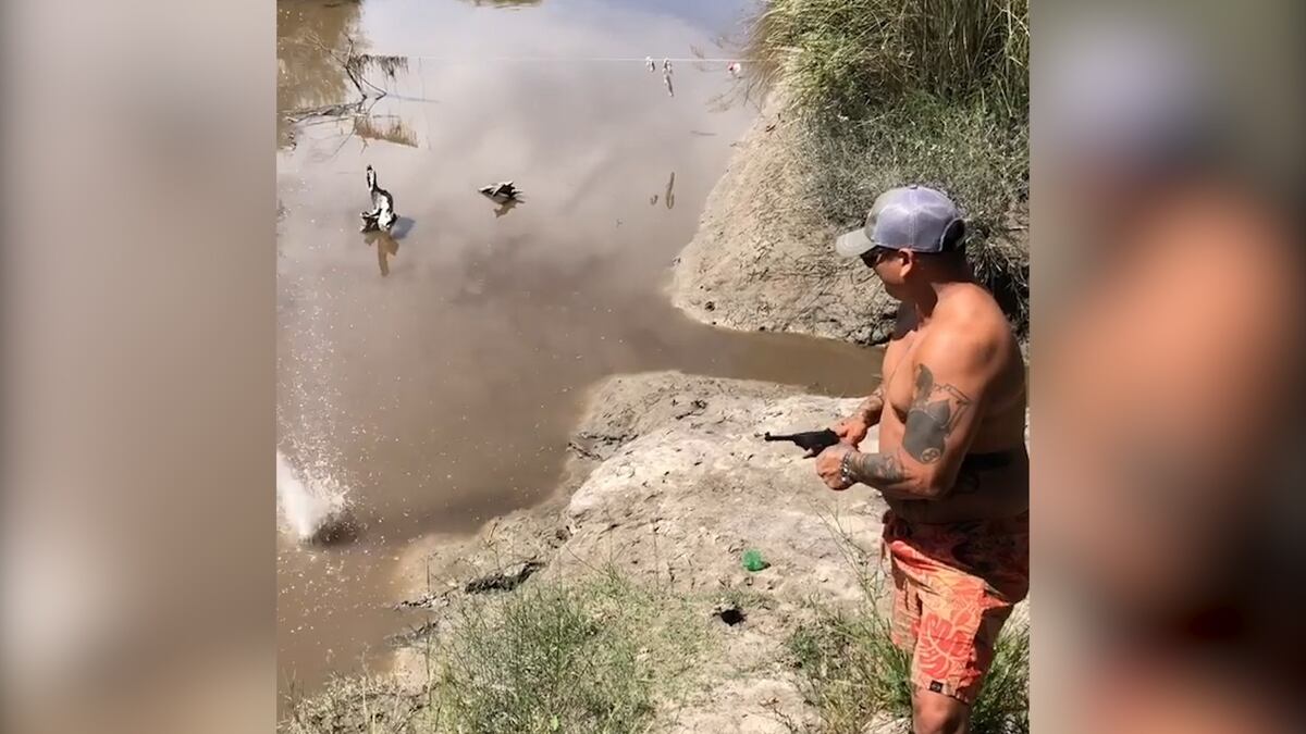 Una nueva polémica del Chino Maidana: subió un video disparando en un arroyo