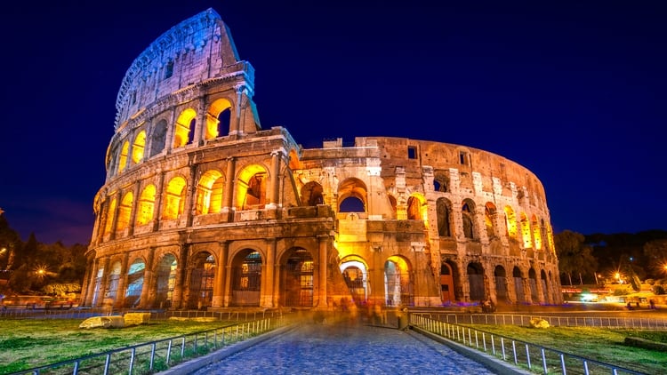 La atracción turística más popular del mundo es el Coliseo de Roma, por segunda vez consecutiva. Una de las siete maravillas del mundo, el antiguo anfiteatro fue construido en el año 80 DC y podía albergar a 50.000 personas
