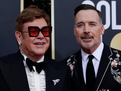 Elton John y David Furnish (Reuters)