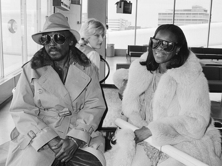 Miles Davis y su esposa entonces, Cicely Tyson. La foto es de 1982