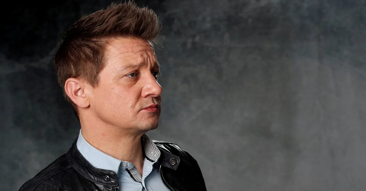 L’immagine drammatica di Jeremy Renner dopo l’incidente che lo ha lasciato in condizioni critiche