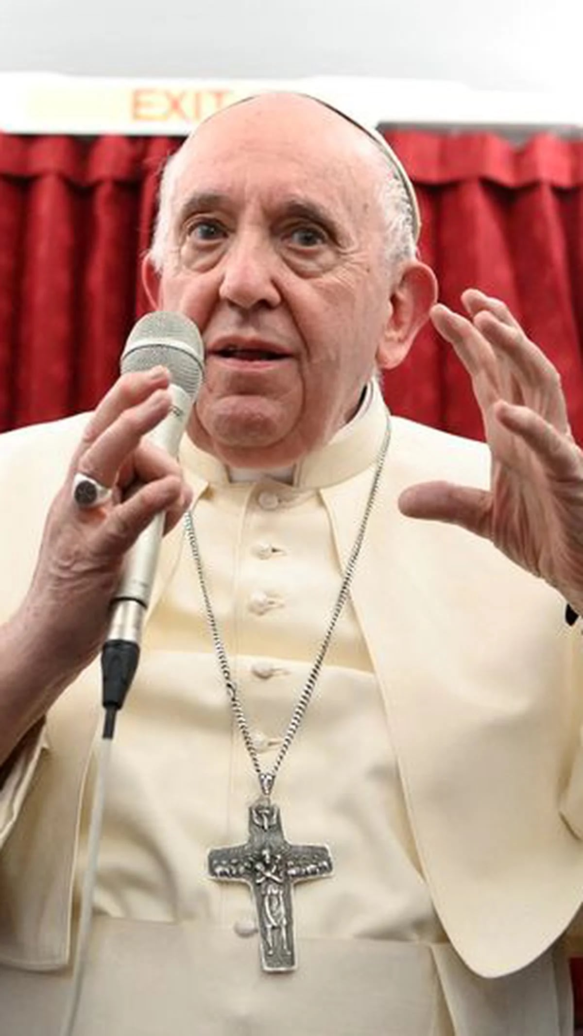 Qué es la coprofilia, la palabra que usó el Papa Francisco para referirse a  los medios de comunicación - El Litoral
