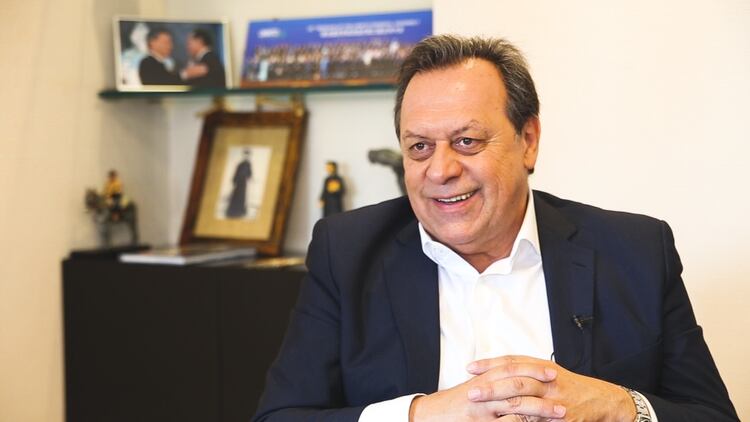 Gustavo Santos, ministro de Turismo