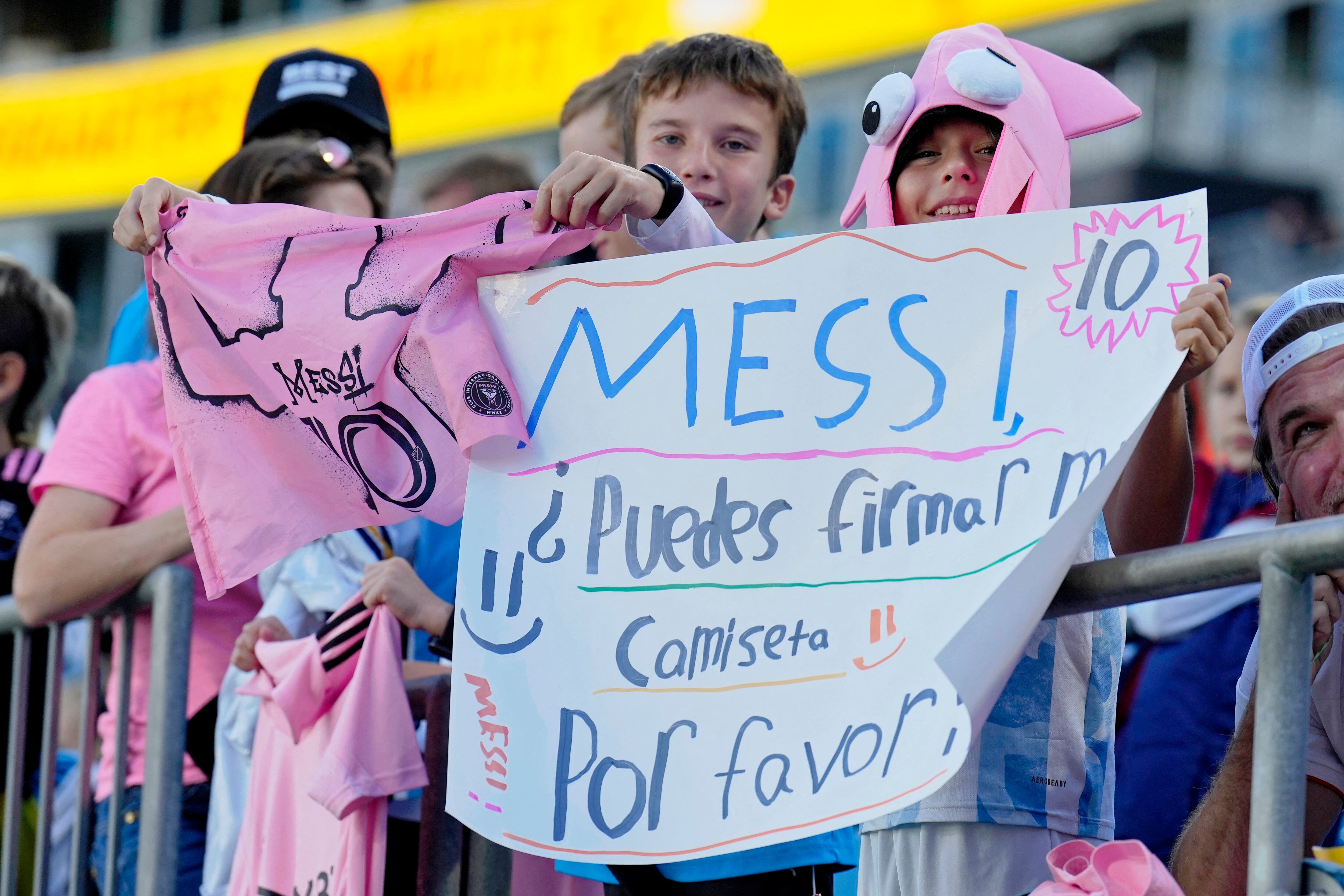 Messi sintió el cariño del público en todos los escenarios por los que pasó en Norteamérica (Jim Dedmon-USA TODAY Sports)