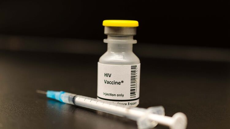 Desarrollaron la primera vacuna que logró estabilizar el virus del VIH (iStock)