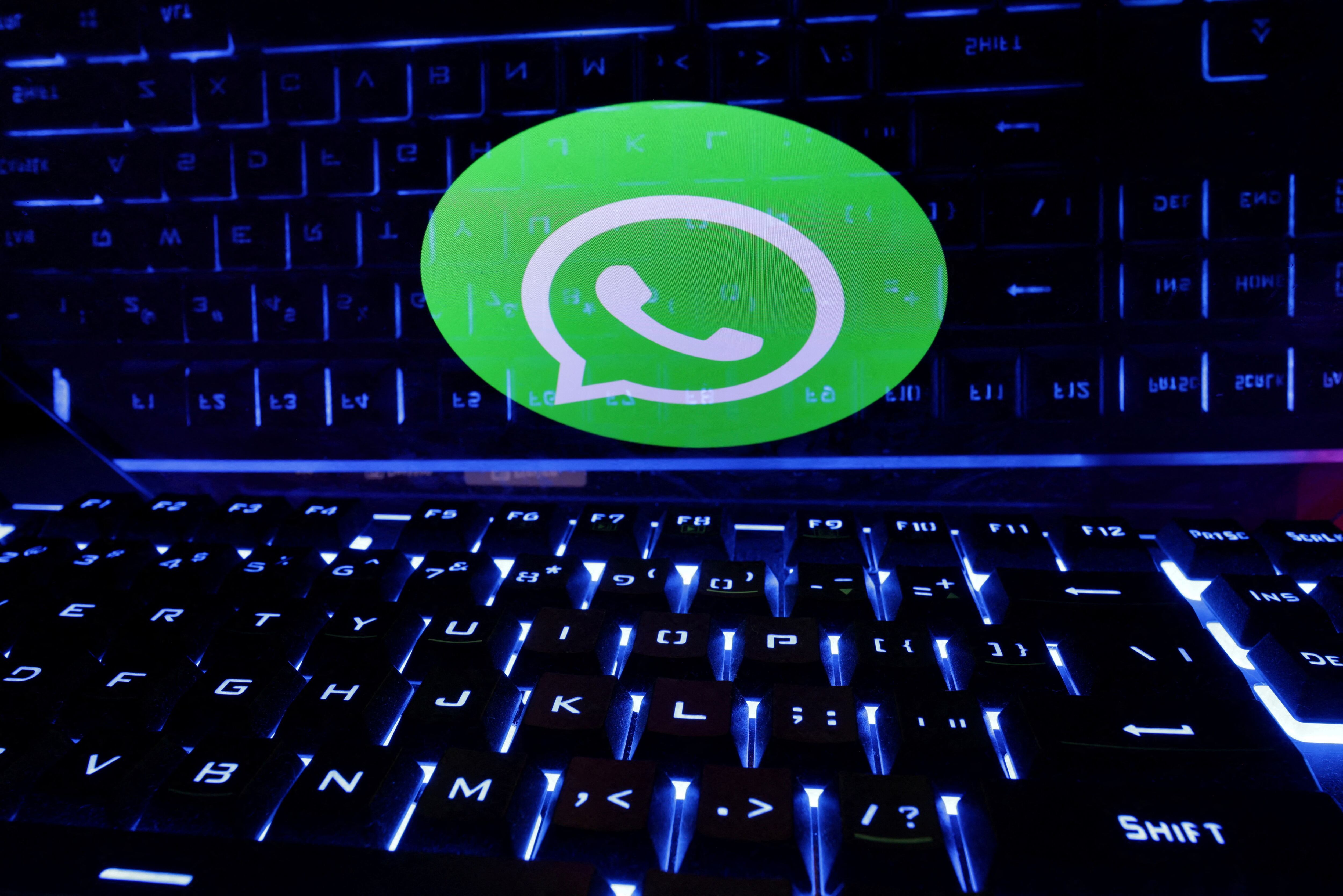 El punto de WhatsApp es una función que ayuda a mantener ordenados los chats no leídos. (REUTERS)
