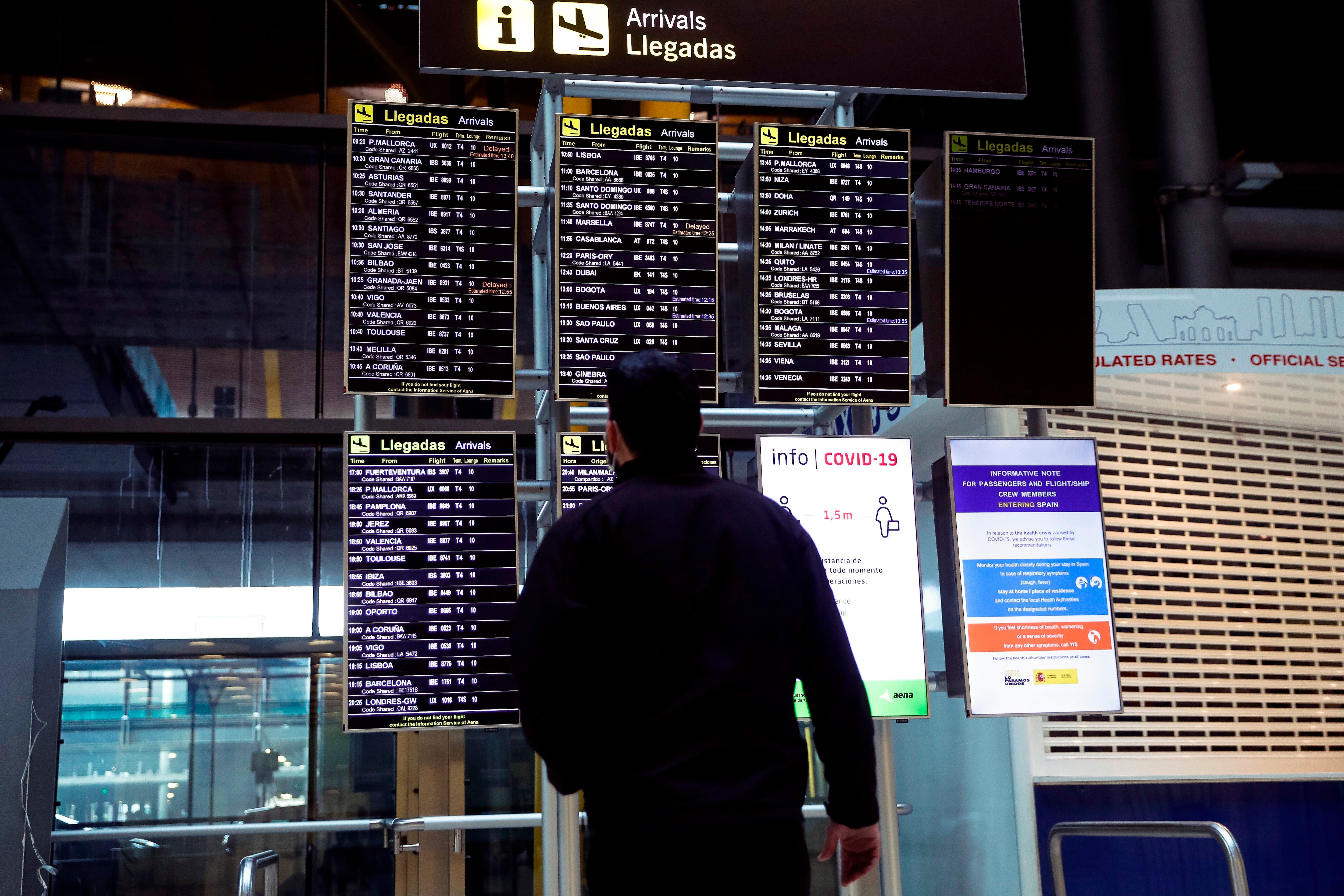 Aerolíneas Argentinas recupera y aumenta sus frecuencias internacionales (EFE/Emilio Naranjo/Archivo)
