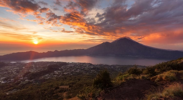 El Monte Agung, Indonesia