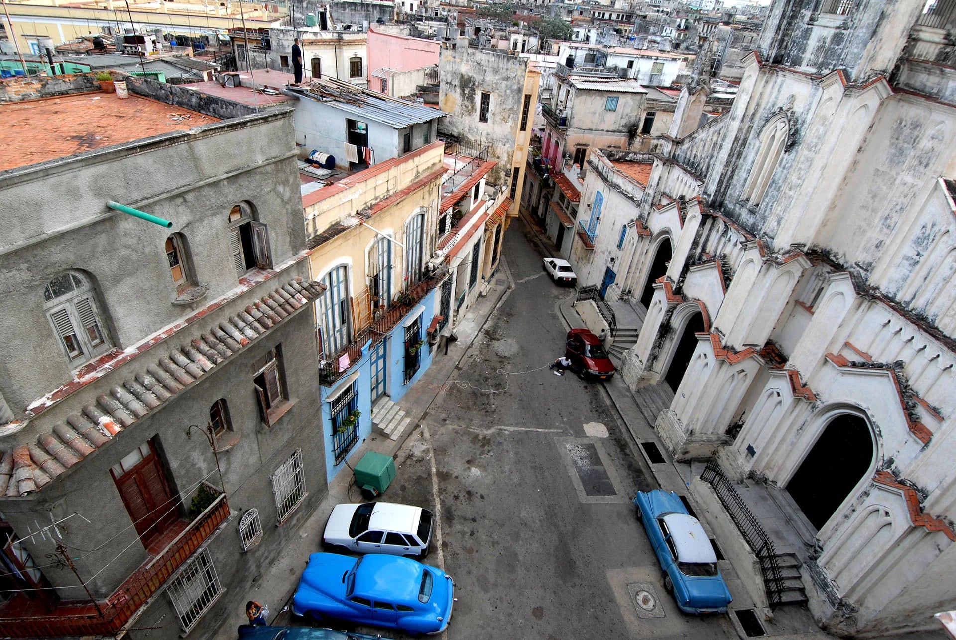 Los autos de la década del 40 y del 50 abundan en las calles de La Habana. Incluso existe un Museo del Auto Antiguo.