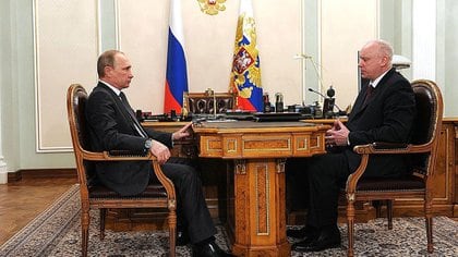 El presidente ruso Vladimir Putin y el jefe del Comité de Investigación ruso, Alexander Bastrykine