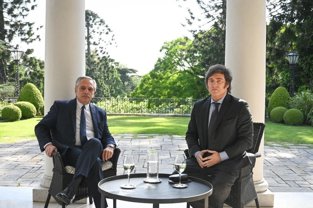 Alberto Fernández reunido con Javier Milei en Olivos