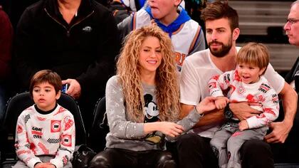 Shakira et Pique avec leurs deux enfants (Gettyimages)
