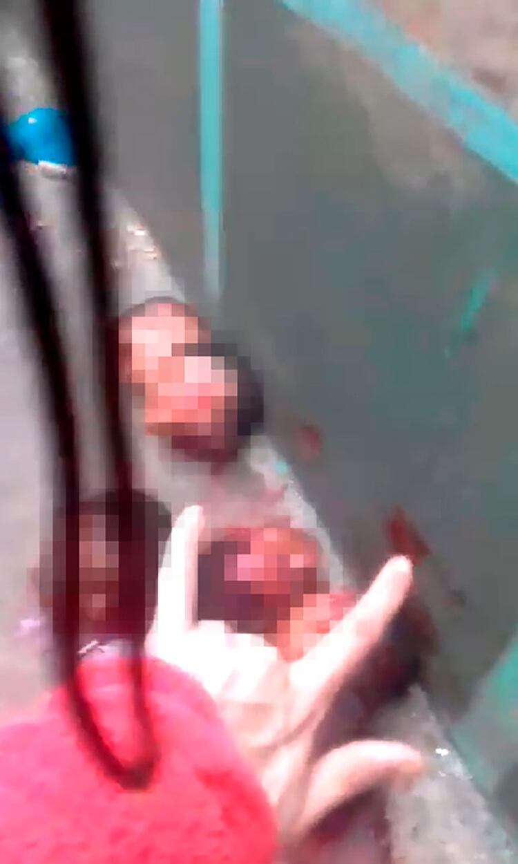 Un video defundido por la cadena Record TV Belem, muestra a los presos fotografiÃ¡ndose con las cabezas decapitadas de sus compaÃ±eros